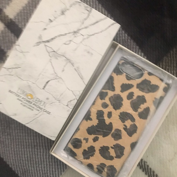 iPhone 7 Plus/8 Plus Leopard Charging Case - Picture 3 of 5